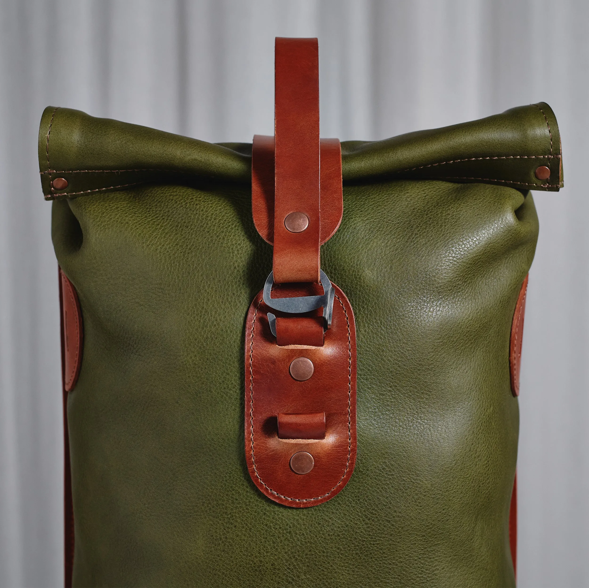 Small Fold Top – Leather Backpack in Olive & Brown