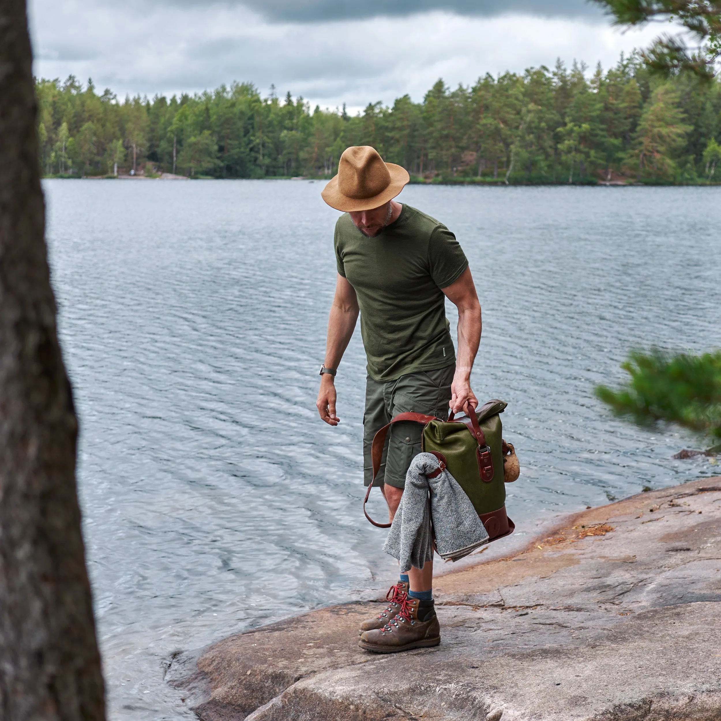 Small Fold Top – Leather Backpack in Olive & Brown