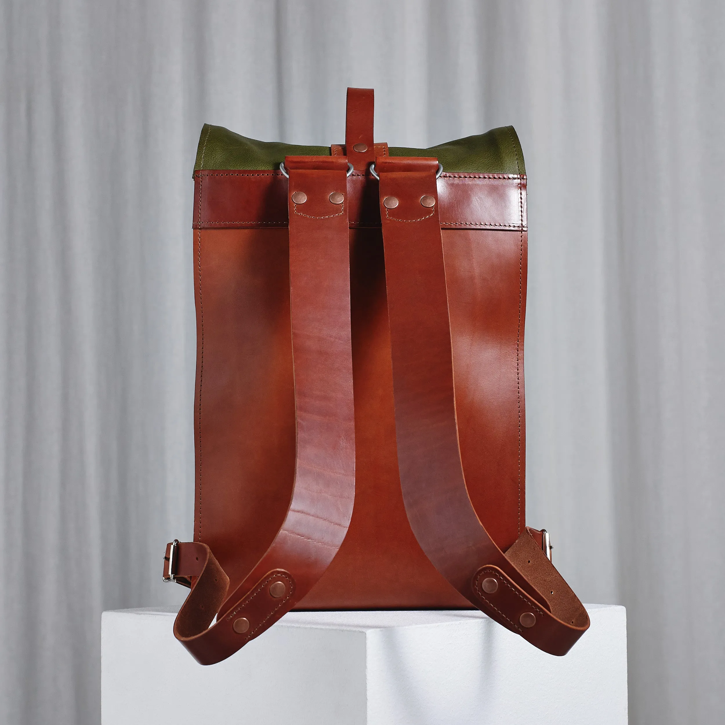 Small Fold Top – Leather Backpack in Olive & Brown